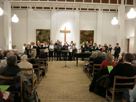 Adventskoret synger til koncert i kirken